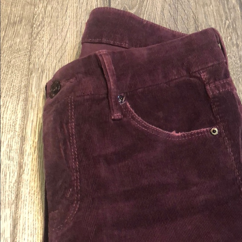 Mother corduroy pants in plum color.